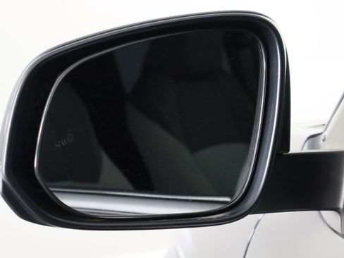 Used 2025 Toyota Tacoma Limited image 35