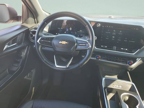 Used 2025 Chevrolet Equinox LT w/ Convenience Package II image 15