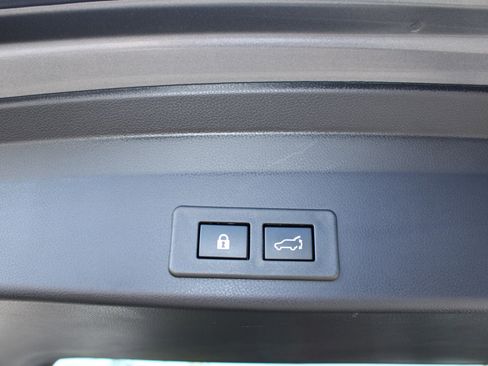 Used 2024 Subaru Ascent Limited w/ Technology Package image 32