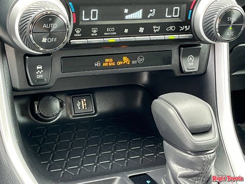 Certified 2025 Toyota RAV4 XLE FWD image 30
