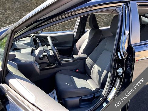 Used 2023 Toyota Prius LE FWD image 20