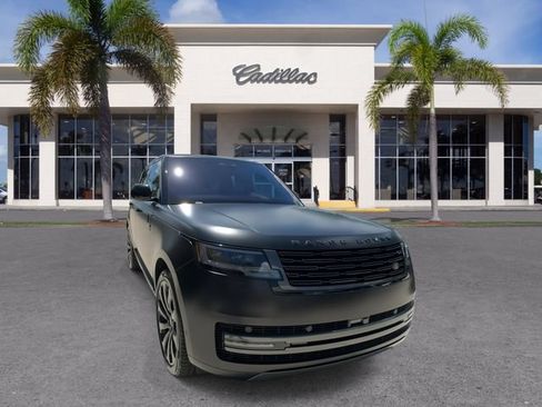 Used 2023 Land Rover Range Rover SE AWD/4WD image 3