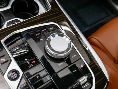 Used 2023 BMW X7 xDrive40i w/ Executive Package image 42