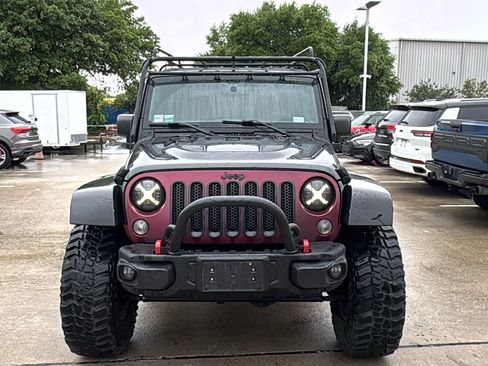 Used 2015 Jeep Wrangler Unlimited Rubicon image 2