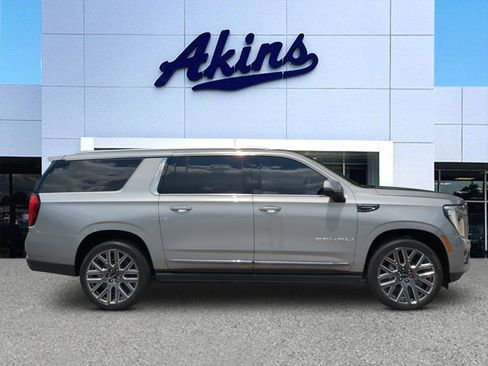 Used 2025 GMC Yukon XL Denali Ultimate w/ LPO, Floor Liner Package AWD/4WD image 1