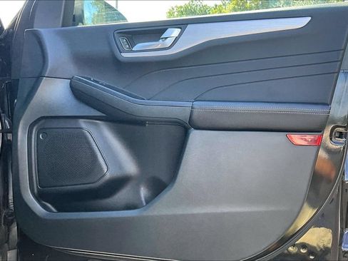 Used 2025 Ford Escape Platinum AWD/4WD image 28