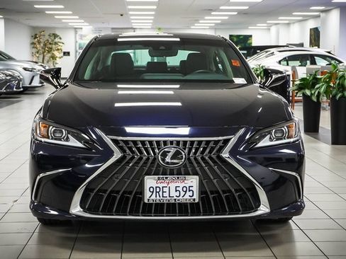 Certified 2025 Lexus ES 300h w/ Premium Package image 4