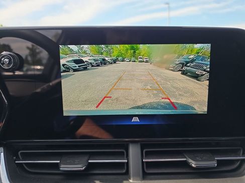 Used 2025 Chevrolet Trax LT FWD image 18