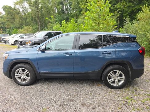 Used 2024 GMC Terrain SLE AWD/4WD image 17