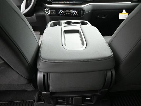 New 2026 GMC Sierra 1500 Elevation image 17