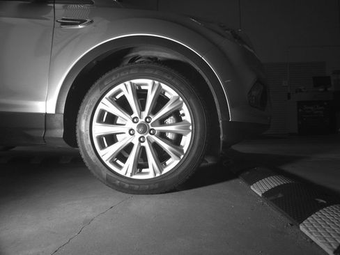 Used 2017 Ford Escape Titanium FWD image 6