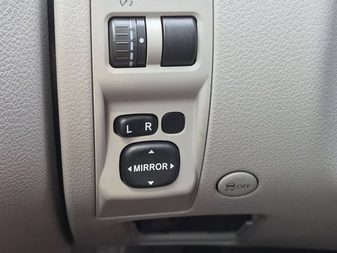 Used 2010 Subaru Forester 2.5X Premium AWD/4WD image 30