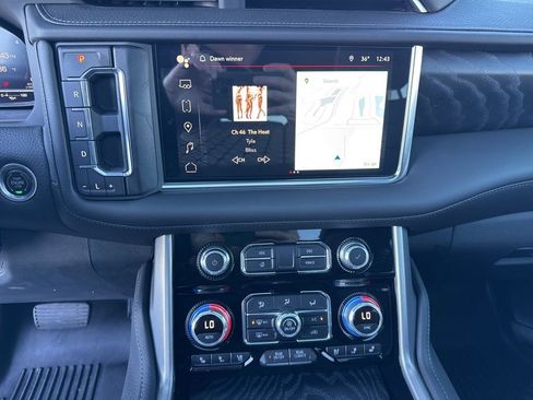 Used 2022 GMC Yukon Denali w/ Denali Premium Package image 33