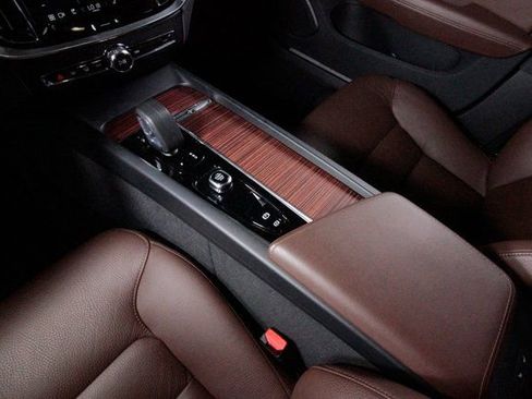 Certified 2025 Volvo V60 B5 Cross Country Plus image 11