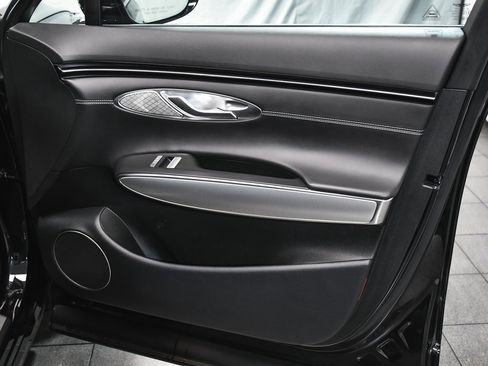 Used 2025 Genesis GV70 2.5T w/ Select Package image 13