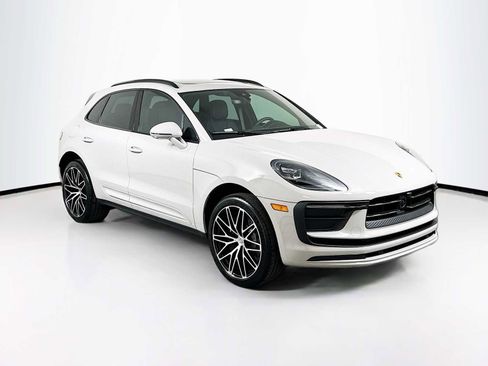 New 2025 Porsche Macan image 7