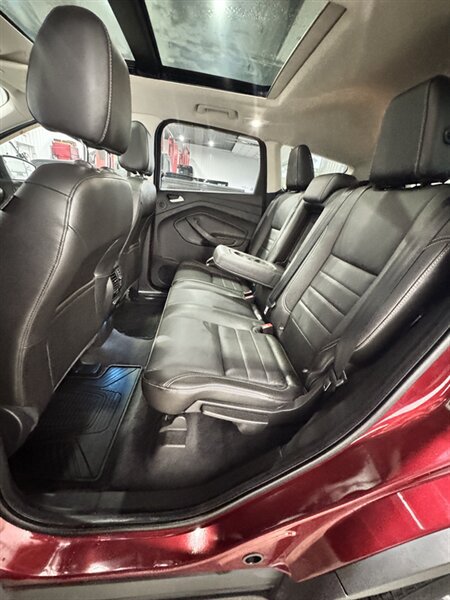 Used 2015 Ford Escape Titanium AWD/4WD image 9