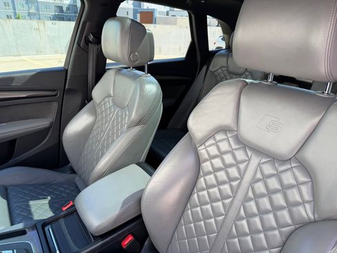 Used 2019 Audi SQ5 Premium Plus w/ Premium Plus Package AWD/4WD image 17