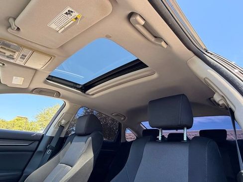 Used 2018 Honda Accord EX image 11