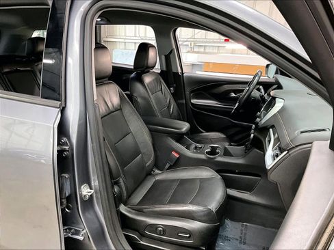 Used 2021 GMC Terrain SLT w/ Infotainment Package II image 9