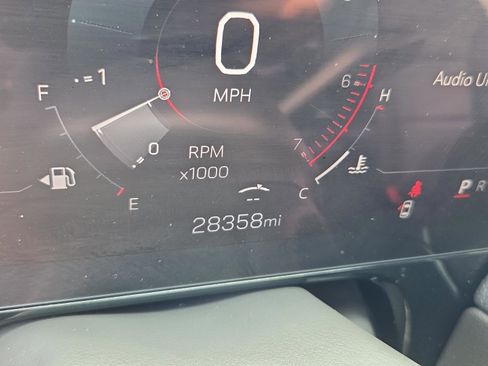 Used 2025 GMC Yukon Denali RWD image 25