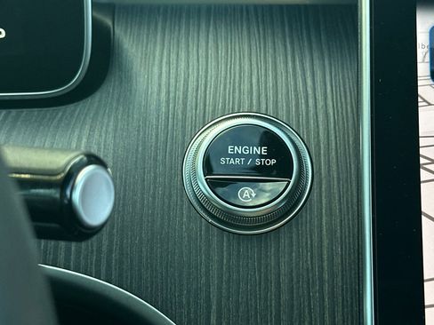 Used 2024 Mercedes-Benz C 300 Sedan image 21