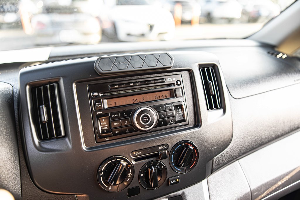 Used 2015 Nissan NV200 S FWD image 18