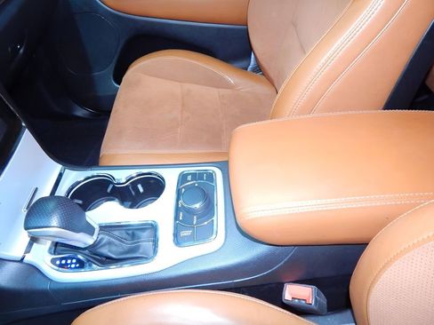 Used 2021 Jeep Grand Cherokee SRT AWD/4WD image 16