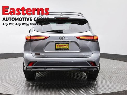Used 2021 Toyota Highlander Limited AWD/4WD image 6