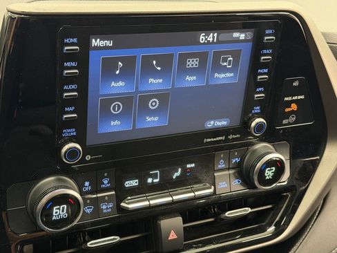Used 2020 Toyota Highlander LE AWD/4WD image 26