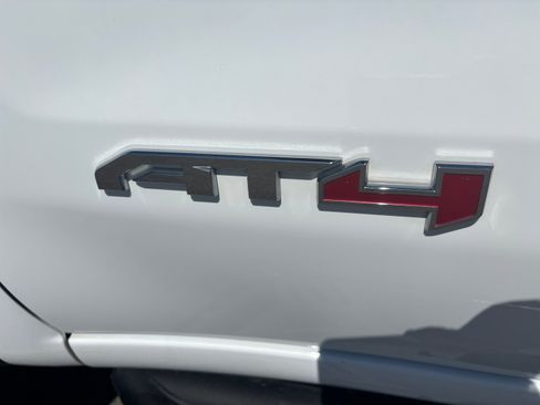 Used 2023 GMC Sierra 1500 AT4 image 10