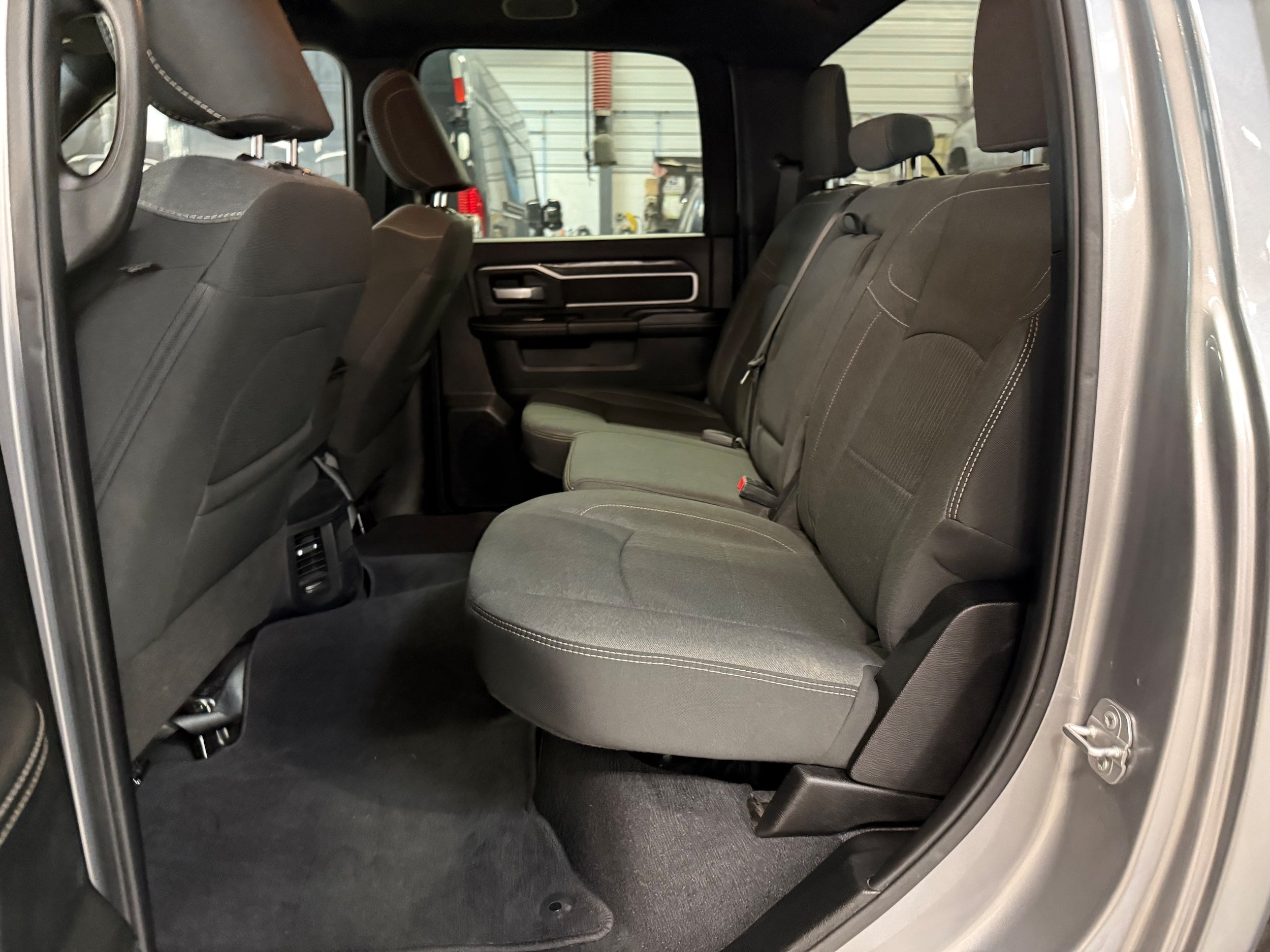 Certified 2024 RAM 2500 Big Horn w/ Night Edition AWD/4WD image 33