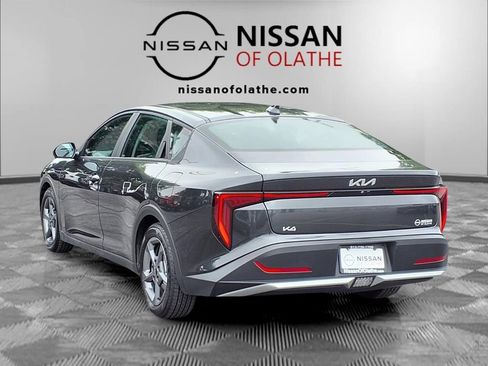 Used 2025 Kia K4 FWD image 3