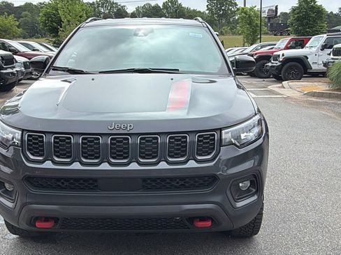 Certified 2024 Jeep Compass Trailhawk AWD/4WD image 3
