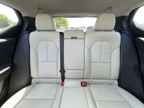 Used 2023 Volvo XC40 B5 Plus AWD/4WD image 30