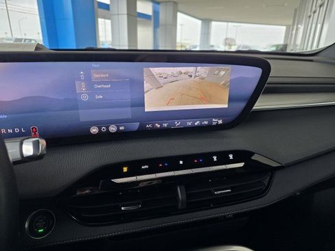 Used 2025 Buick Enclave Preferred image 6