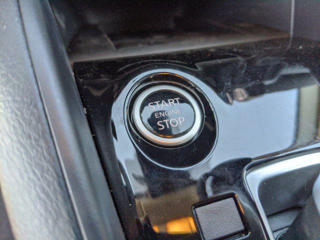 Certified 2025 Nissan Versa SR w/ Trunk Package FWD image 41