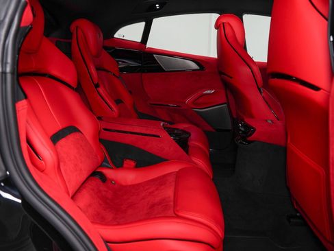 Used 2026 Ferrari Purosangue AWD/4WD image 38