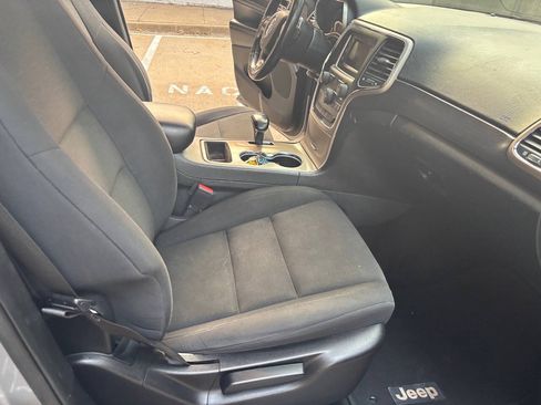 Used 2015 Jeep Grand Cherokee Laredo AWD/4WD image 22