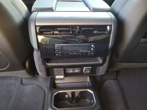 New 2026 Jeep Grand Wagoneer Limited AWD/4WD image 18
