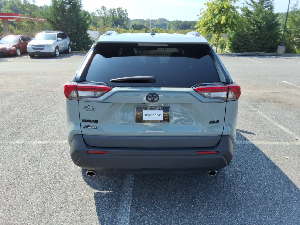 Used 2023 Toyota RAV4 XLE w/ Convenience Package FWD image 6