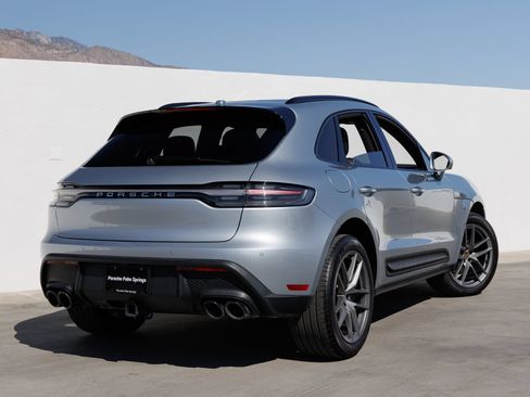 Used 2025 Porsche Macan AWD/4WD image 7