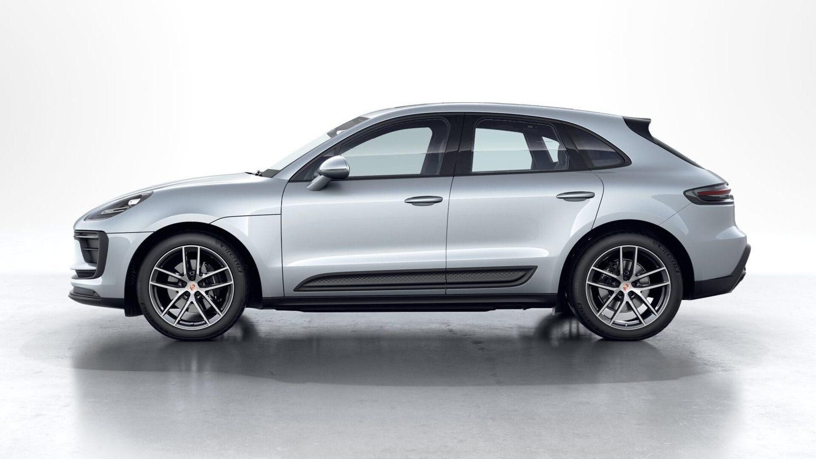 Certified 2022 Porsche Macan AWD/4WD image 3