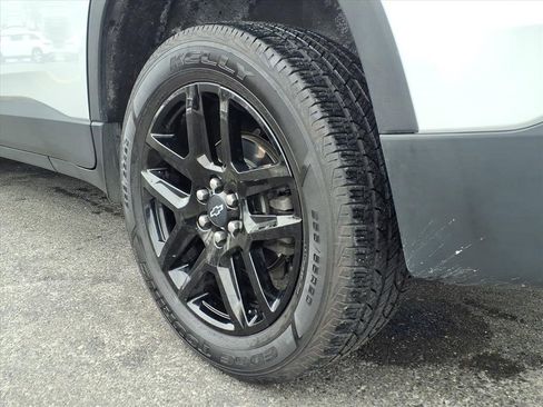 Used 2022 Chevrolet Traverse LS image 11