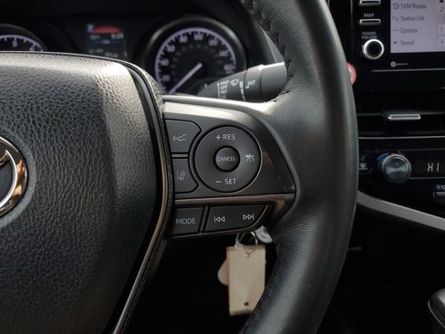 Used 2024 Toyota Camry SE image 20