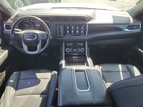 Used 2021 GMC Yukon Denali w/ Denali Premium Package image 20