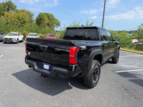 Used 2024 Toyota Tacoma TRD Off-Road AWD/4WD image 6