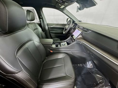 New 2025 Jeep Grand Cherokee Limited AWD/4WD image 28