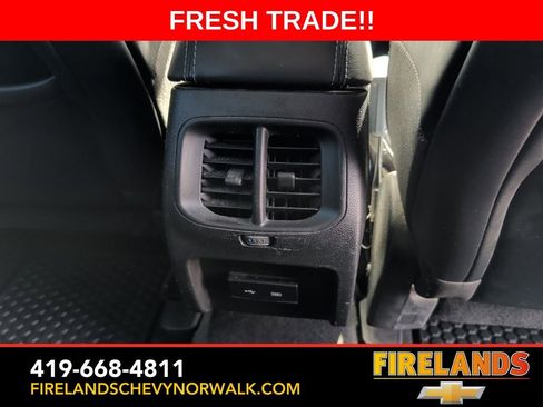 Used 2020 Jeep Cherokee Latitude Plus w/ Cold Weather Group image 17