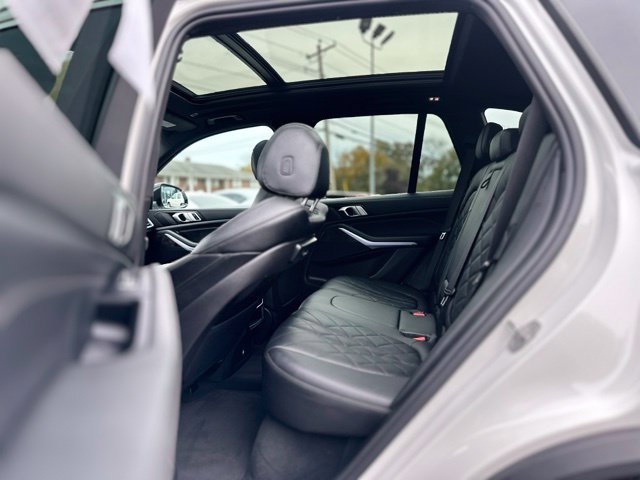 Used 2023 BMW X5 xDrive40i w/ Premium Package AWD/4WD image 19